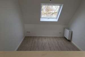 kleine, helle 2-Zimmer Dachgeschosswohnung in Düsseldorf, Eller – 40231 Eller, Düsseldorf – Vorschaubild 5