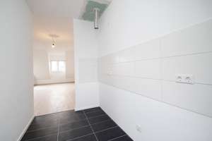 Wunderschöne 4-Zimmer-DG-Wohnung mit Balkon & Stellplatz in MA-Neckarau, Gartennutzung! – 68199 Neckarau, Mannheim – Vorschaubild 8