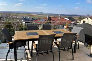 Traumwohnung mit Penthouse Charakter und unverbaubarer Fernsicht. Mit Lift und Dampfbad