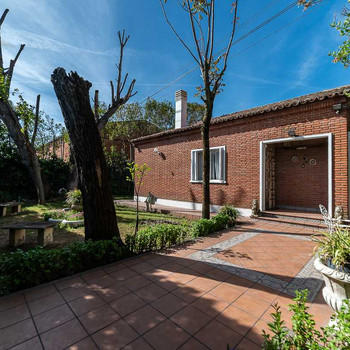 Freistehendes Chalet zum Verkauf in der AV PORTUGAL, Griñón