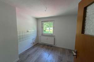 Helle 2-Zimmer-Wohnung mit modernem Bodenbelag in Salzgitter-Bad – Erikastraße 33, 38259 Salzgitter-Bad, Salzgitter – Vorschaubild 3