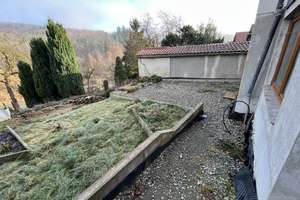 In schöner Ortsrand-/ Aussichtslage: Gepfl. EFH, u. a. mit Wintergarten, Kaminofen, Fußbodenheizung – Alte Weinstraße 33, 98554 Benshausen – Vorschaubild 78