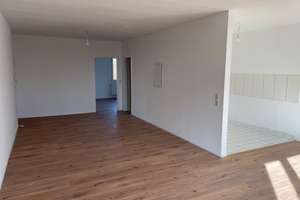 Ruhige 3-Raum-Wohnung in Apolda - saniert – Katharinenweg 18, 99510 Apolda – Vorschaubild 2