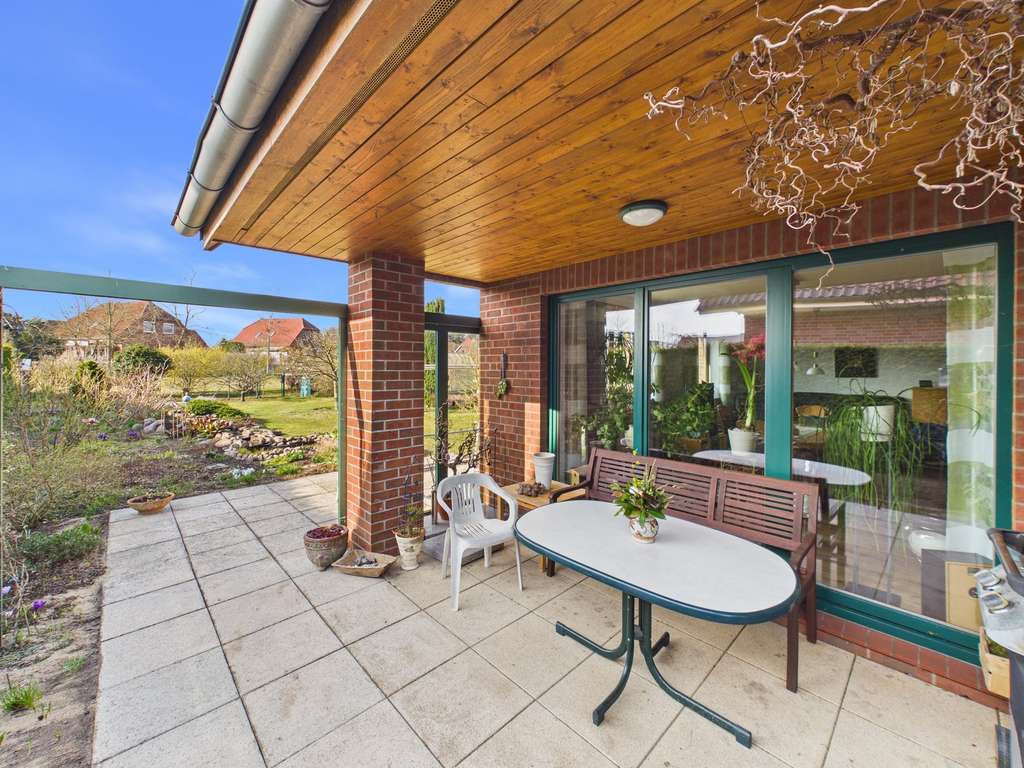 Immobilie in Pinnow - Ihr Platz zum Ankommen: Familienfreundliches Wohnen auf gepflegtem Grundstück - Bild 2