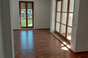 Attraktive 2,5-Zimmer-Dachgeschosswohnung, Loggia plus Balkon, TG-Stellplatz, frei, ohne Provision – Zum Schmiedeberg 4, 1156 Gompitz, Dresden – Vorschaubild 6