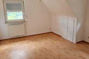 3-Zimmer-Dachgeschoß-Wohnung in Stuttgart Süd – Die vollständige Adresse der Immobilie erhältst du vom Anbieter., 70199 Südheim, Stuttgart – Vorschaubild 2