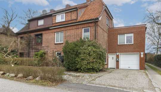 Bild von Gepflegtes 5-Zi.-Zuhause mit Garten, ausbaufähigem Gästehaus und Garage