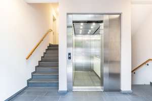 Attraktive 4 Zimmer Wohnung nahe der Speicherstadt. – Katharinenstr. 8, 20457 Hamburg-Altstadt, Hamburg – Vorschaubild 3