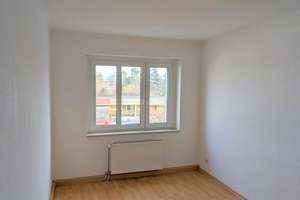 Freundliche 2-Zimmer-Wohnung im 1.OG mit Laminatboden & Badewanne * Möbel können übernommen werden – Dohnaer Straße 81, 1219 Leubnitz-Neuostra, Dresden – Vorschaubild 4