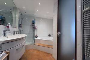 Exklusive, stylische Terrassenwohnung mit EBK, eigenem Garten, Loggia  und Tiefgarage – Die vollständige Adresse der Immobilie erhältst du vom Anbieter., 40472 Rath, Düsseldorf – Vorschaubild 13