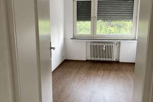 4-Zimmer-Wohnung mit Balkon in Bonn-Rüngsdorf  – Die vollständige Adresse der Immobilie erhältst du vom Anbieter., 53179 Rüngsdorf, Bonn – Vorschaubild 7