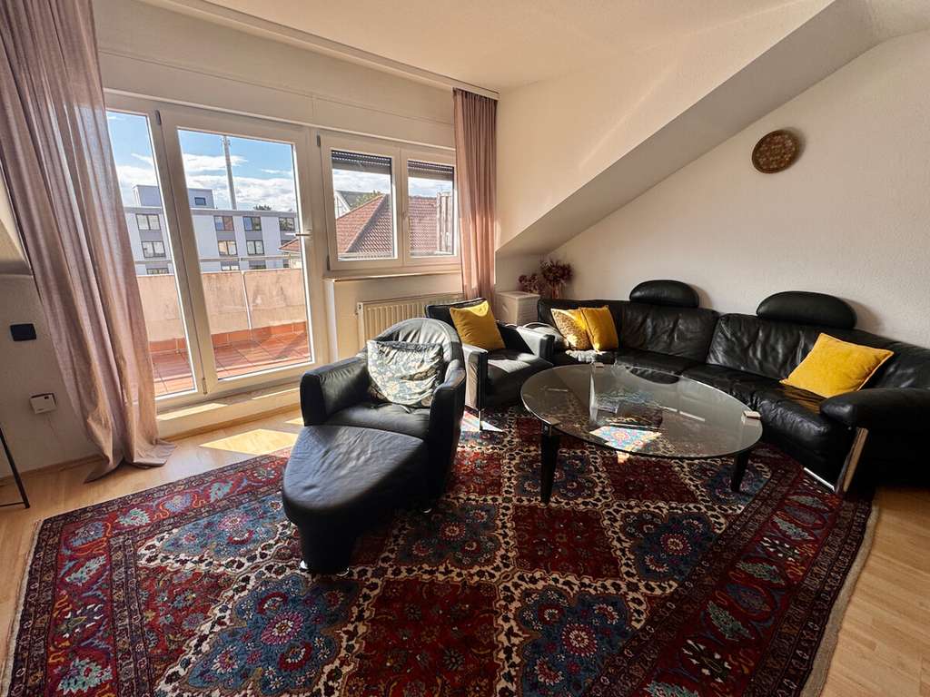 Immobilie in Rodgau - 4 Zimmer-Eigentumswohnung mit 2 Balkonen und Tiefgaragenstellplatz - Bild 0