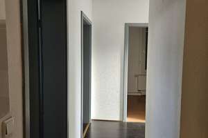 Viel Platz für die große Familie! Zweifamilienhaus in zentraler Lage mit PKW- Stellplätzen! – Die vollständige Adresse der Immobilie erhältst du vom Anbieter., 42655 Solingen-Mitte, Solingen – Vorschaubild 19