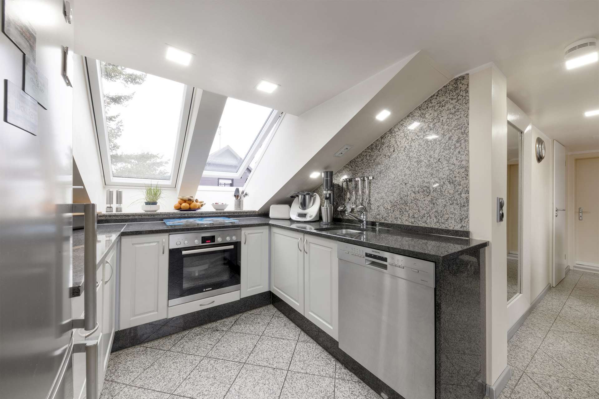 Immobilie in Vaterstetten - Sonniges 2-3 Parteienhaus in Vaterstetten für Familien oder als Renditeobjekt - Bild 4