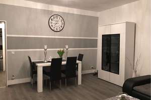 Helle 2-Zimmer Wohnung, gute Verkehrsanbindung und Einkaufsmöglichkeiten