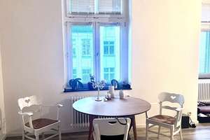 **SONNIGES SINGLE APARTMENT IM SANIERTEN ALTBAU MIT ERKER ** NÄHE FÜRSTENPLATZ ** – Remscheider Straße XX, 40215 Friedrichstadt, Düsseldorf – Vorschaubild 3