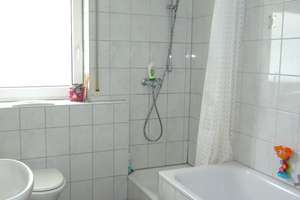 Sehr schöne 4-Zimmer-Gartenwohnung mit 240 qm Garten – Werner-von-Siemensstraße 72, 97076 Lengfeld, Würzburg – Vorschaubild 6