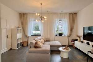 Treten Sie bitte ein! Doppelhaushälfte 6 Zimmer, 170 qm Wohnfläche in ländlicher Lage. – Die vollständige Adresse der Immobilie erhältst du vom Anbieter., 41844 Wegberg – Vorschaubild 2