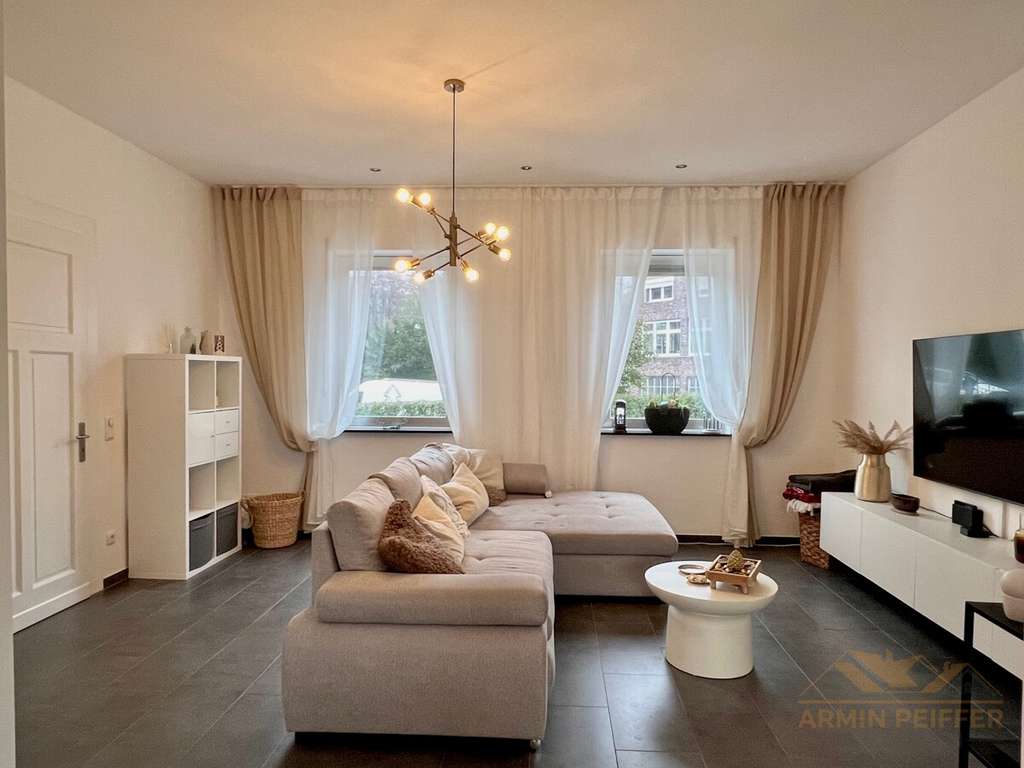 Immobilie in Wegberg - Treten Sie bitte ein! Doppelhaushälfte 6 Zimmer, 170 qm Wohnfläche in ländlicher Lage. - Bild 1