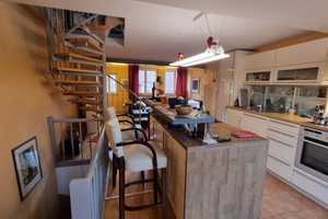 Saniertes Doppelhaus mit zwei großzügigen Wohnungen und zwei Läden in der Altstadt – Pliensaustraße 21 u. 23, 73728 Esslingen (Kreis) – Vorschaubild 4