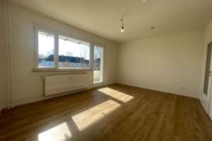 *moderne Balkonwohnung mit Tageslichtbad und 3 Zimmern* – Rieselshof 22, 45355 Borbeck-Mitte, Essen – Vorschaubild 2