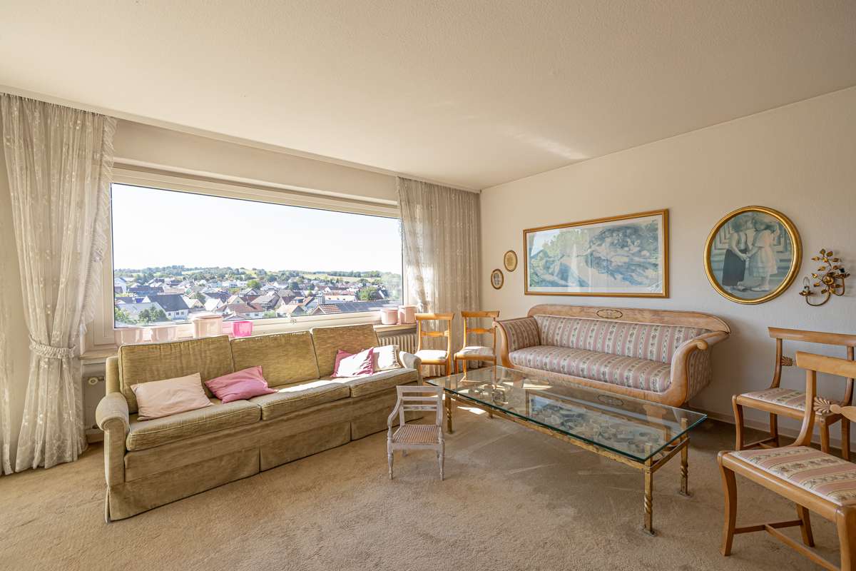 Immobilie in Walzbachtal - Großzügiges Anwesen in attraktiver Aussichtslage von Jöhlingen - Bild 3