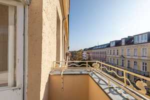 Gründerzeitwohnung im 4.OG mit Südbalkon – Berlin – Vorschaubild 1