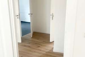 Kernsaniert 2026 auf Neubau-Niveau – stilvolle 2-Zimmer-Wohnung im Zentrum von Biebrich mit Eiche-Pa – Bunsenstr. 1, 65187 Biebrich, Wiesbaden – Vorschaubild 4