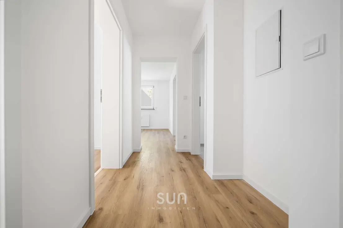 MEGA SANIERTE 4-ZIMMER-WOHNUNG zum erschwinglichen Preis in Bockenheim-Postsiedlung — foto 3