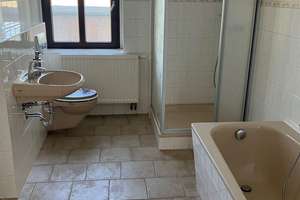 Großzügige 2,5-Zimmer mit Terrasse, Wanne, Dusche und Laminat und in guter Lage!  – Lichtenauer Straße 47, 9131 Ebersdorf, Chemnitz – Vorschaubild 3