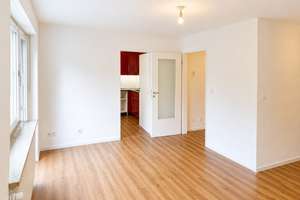 Frisch renovierte 1-Zimmer-Wohnung mit großem Südbalkon, EBK, Stellplatz u. Aufzug – Friedrich-Ebert-Straße 45, 93051 Großprüfening-Dechbetten-Königswiesen, Regensburg – Vorschaubild 5