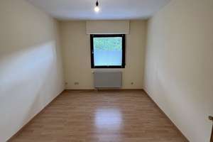 Wohnvergnügen sieht so aus! Großes Haus mit 3 Wohnungen und Gartenanlage. – Die vollständige Adresse der Immobilie erhältst du vom Anbieter., 51702 Bergneustadt – Vorschaubild 14