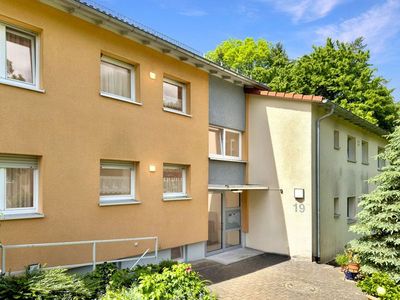 Provisionsfrei* 3,79% Rendite + Indexmiete: Vermietete 4-Zi.-Wohnung mit Kamin-Option & Garten!