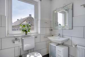 Ein Zuhause voller Möglichkeiten: 7 Zimmer & ein Garten zum Verlieben – Die vollständige Adresse der Immobilie erhältst du vom Anbieter., 53229 Holtorf, Bonn – Vorschaubild 11