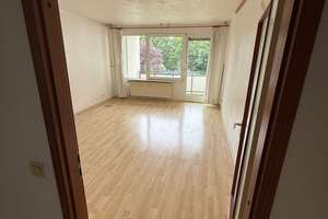 Top geschnittene 4 Zi Wohnung mit Aufzug und Balkon, Nähe UKE und Beiersdorf, zum Selbstgestalten – Die vollständige Adresse der Immobilie erhältst du vom Anbieter., 22529 Lokstedt, Hamburg – Vorschaubild 3