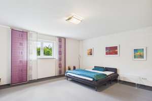 Ökologische Villa mit großem Garten, Wärmepumpe in neuwertigen Zustand für Familie und Beruf – Eggenbergstraße 4, 96155 Buttenheim – Vorschaubild 14