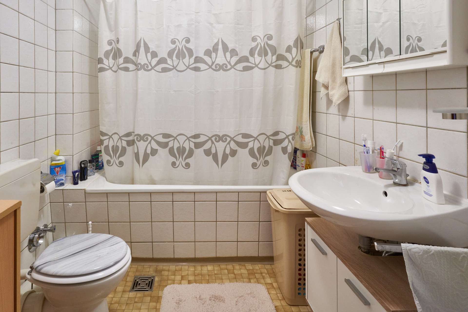 Immobilie in Hechingen - Freundliche Altbauwohnung in zentraler Lage – eine schöne Investitionsmöglichkeit - Bild 3