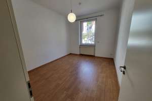 Freundliche 4-Zimmer-EG-Wohnung mit Balkon und Einbauküche in Ulm – Basteistraße 45, 89073 Oststadt, Ulm – Vorschaubild 4