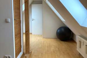 traumhafte Dachstudio-Wohnung mit Einbauküche, in Zweifamilienhaus **befristeter Zeitmietvertrag** – Am Ziegelacker 18, 50374 Erftstadt – Vorschaubild 16