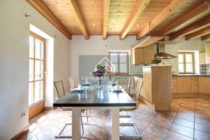 Außergewöhnliches Anwesen mit Einliegerwohnung und Baureserve – Unterdorf 7, 85567 Bruck – Vorschaubild 5