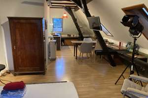 Stilvolles, möbliertes 1-Zimmer-Dachgeschossappartement mit EBK in Regensburg