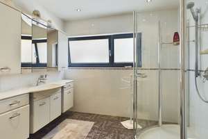 Lift direkt in die Wohnung! Penthouse mit Panoramablick und ruhiger Aukamm-Lage – Die vollständige Adresse der Immobilie erhältst du vom Anbieter., 65191 Sonnenberg, Wiesbaden – Vorschaubild 9