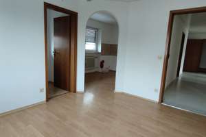 Großes Zweifamilienhaus mit Doppelgarage, Garten und großem DG – Dresdener Straße 2, 86842 Türkheim – Vorschaubild 8