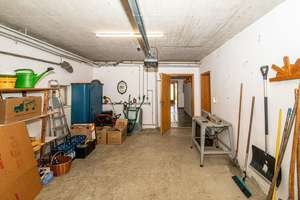 Freiraum und Vielfalt: Einfamilienhaus mit Einliegerwohnung und Garten – Die vollständige Adresse der Immobilie erhältst du vom Anbieter., 93413 Cham – Vorschaubild 41