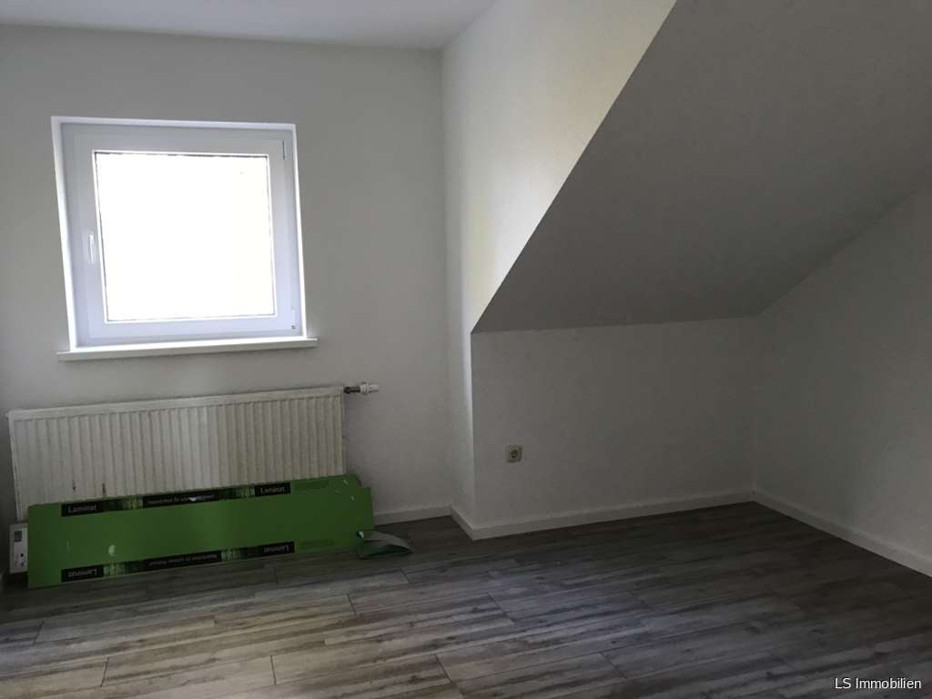 Immobilie in Rastede - Ruhig gelegene 3 Zimmer Dachgeschosswohnung in Wahnbek - Bild 3