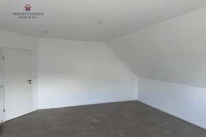 Oberwohnung mit Balkon in zentraler Lage von Friesoythe zu vermieten – Die vollständige Adresse der Immobilie erhältst du vom Anbieter., 26169 Friesoythe – Vorschaubild 4