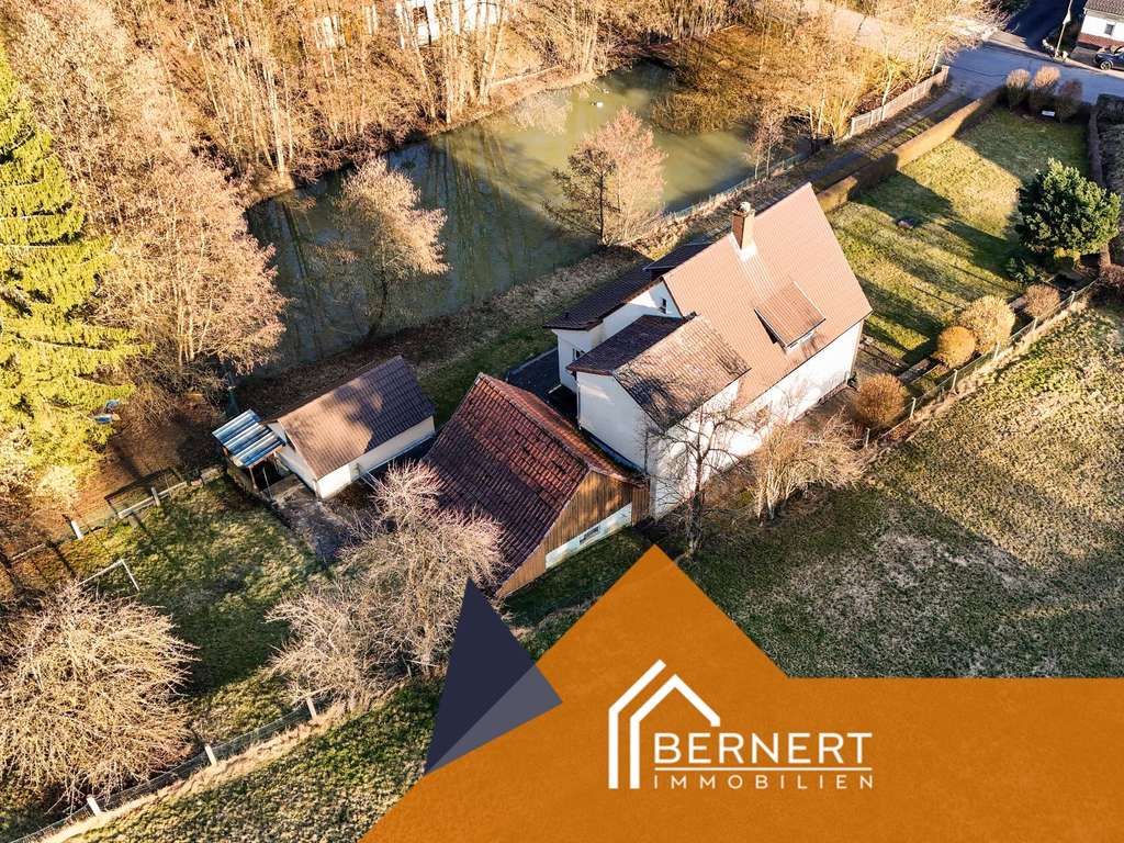 Immobilie in Sonnefeld - Viel Platz für neue Wohnideen: Haus mit großem Grundstück in ruhiger, gut angebundener Lage - Bild 2