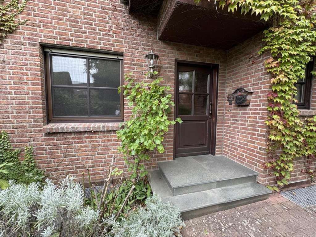 Viel Raum und kurze Wege - Einfamilienhaus mit 
4 Schlafzimmern fussläufig zur City von Rietberg