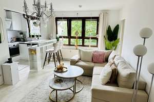 N-Goldbach neuwertige und helle 2 Zimmer-Wohnung mit Balkon und TG-Stellplatz