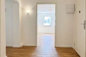 90m² pure Wohnfreude: Sanierte 4-Zimmer-Wohnung in Bestlage Bogenhausen! – Lisztstraße 27, 81677 Altbogenhausen, München – Vorschaubild 7